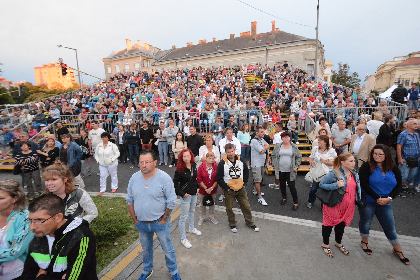Lánykérés Király Viktor és Bebe koncertjén a Zichy színpadon